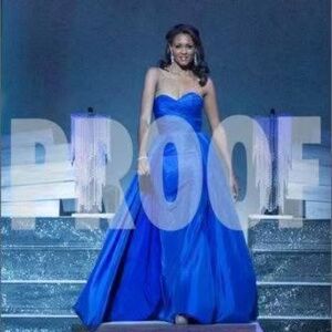 Mac Duggal - Pageant Evening Gown - Size 4